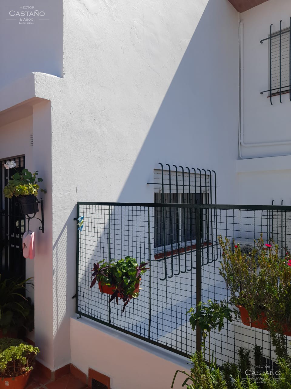 FLORIDA OESTE PH de 5 Ambientes con Garage, Patio con Parrilla y Playroom – Excelente Estado