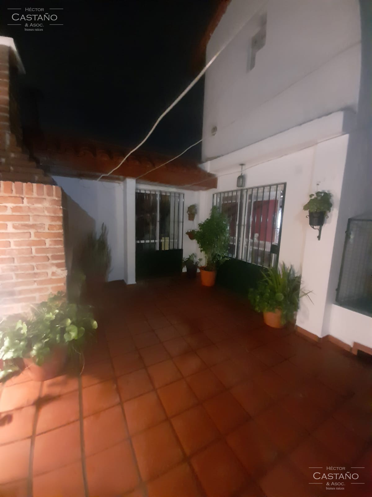 FLORIDA OESTE PH de 5 Ambientes con Garage, Patio con Parrilla y Playroom – Excelente Estado