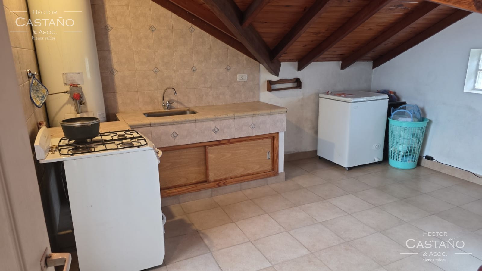 FLORIDA OESTE PH de 5 Ambientes con Garage, Patio con Parrilla y Playroom – Excelente Estado