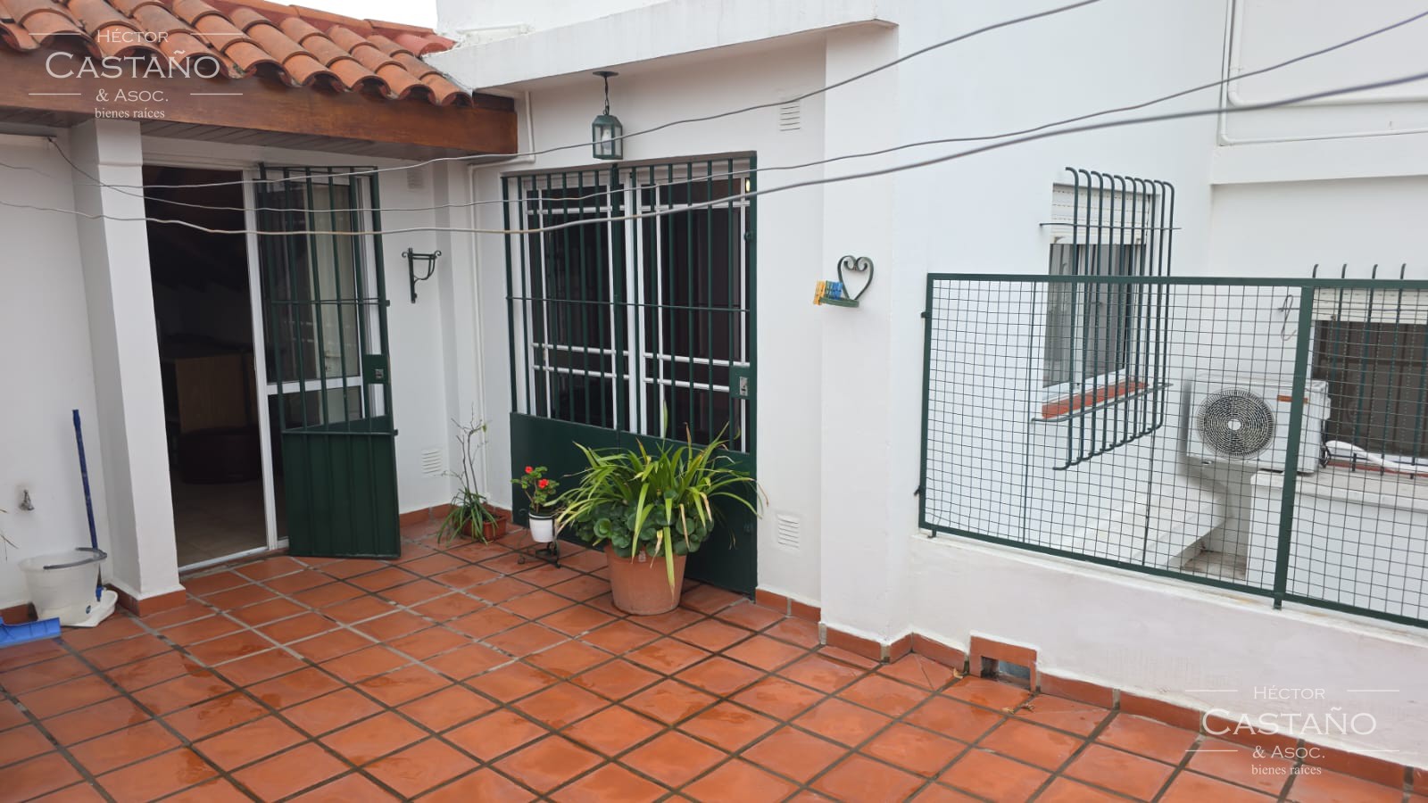 FLORIDA OESTE PH de 5 Ambientes con Garage, Patio con Parrilla y Playroom – Excelente Estado