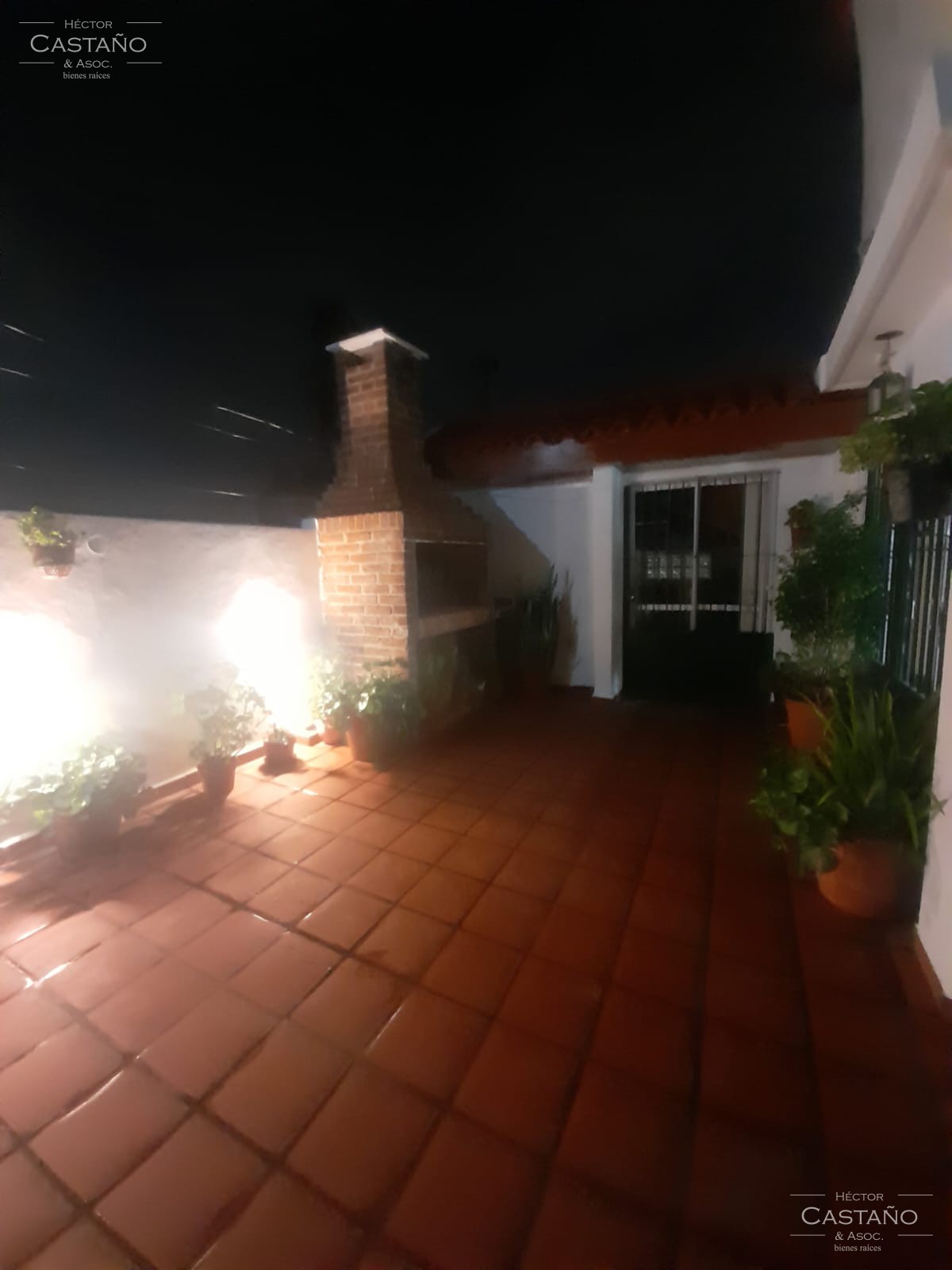FLORIDA OESTE PH de 5 Ambientes con Garage, Patio con Parrilla y Playroom – Excelente Estado