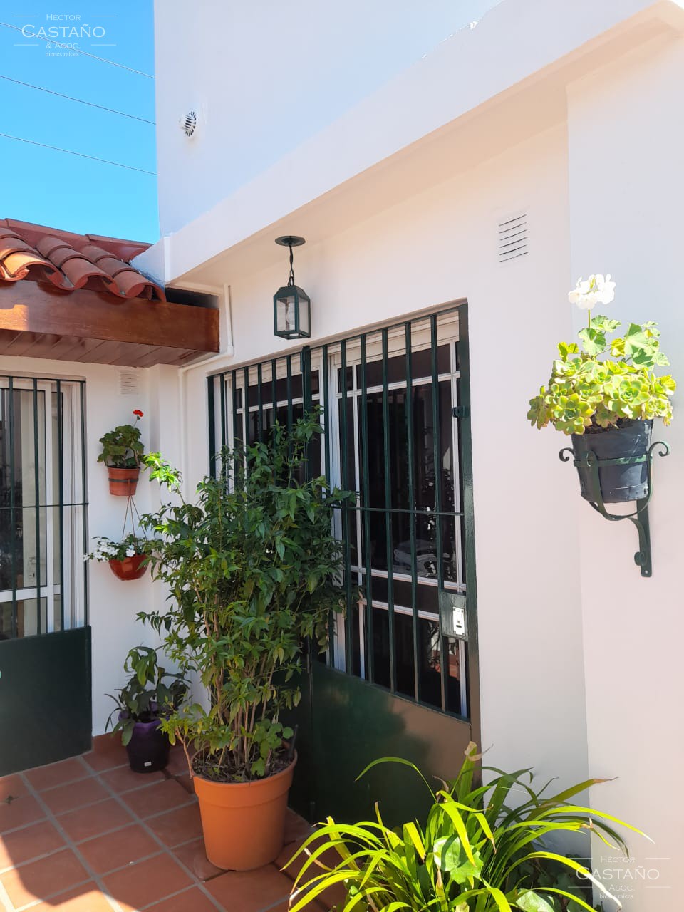 FLORIDA OESTE PH de 5 Ambientes con Garage, Patio con Parrilla y Playroom – Excelente Estado