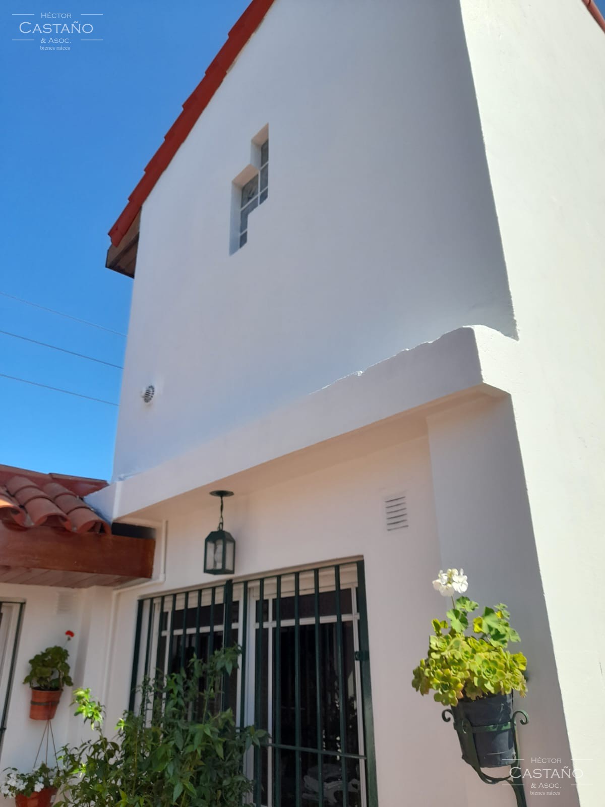 FLORIDA OESTE PH de 5 Ambientes con Garage, Patio con Parrilla y Playroom – Excelente Estado