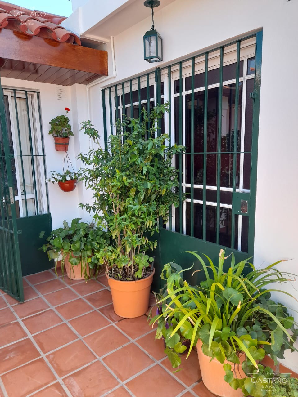 FLORIDA OESTE PH de 5 Ambientes con Garage, Patio con Parrilla y Playroom – Excelente Estado
