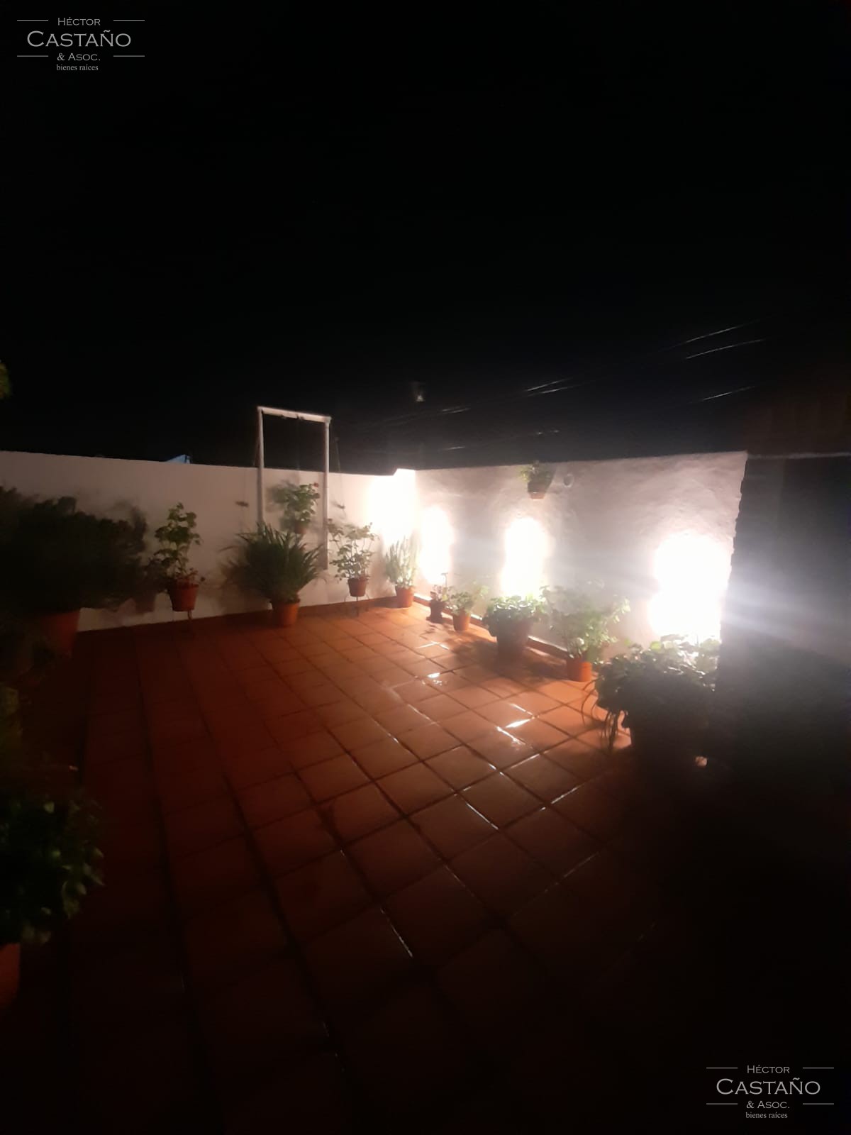 FLORIDA OESTE PH de 5 Ambientes con Garage, Patio con Parrilla y Playroom – Excelente Estado