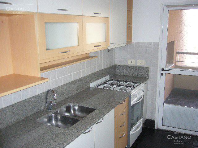 Departamento 2 amb en alquiler en Solares de Olivos con cochera.
