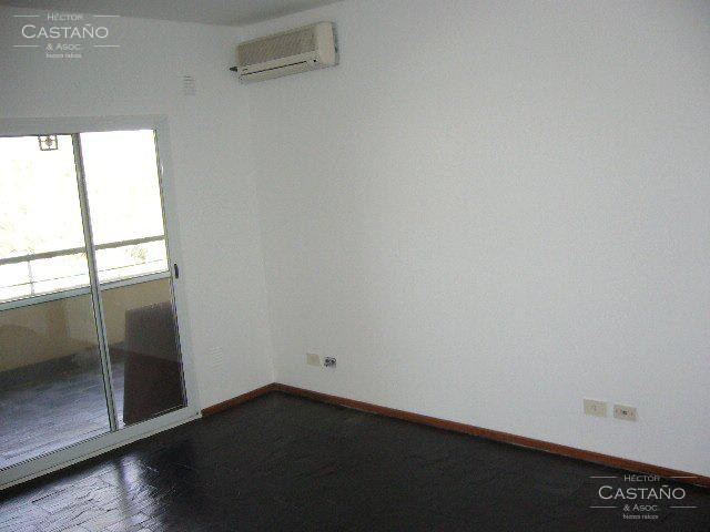 Departamento 2 amb en alquiler en Solares de Olivos con cochera.