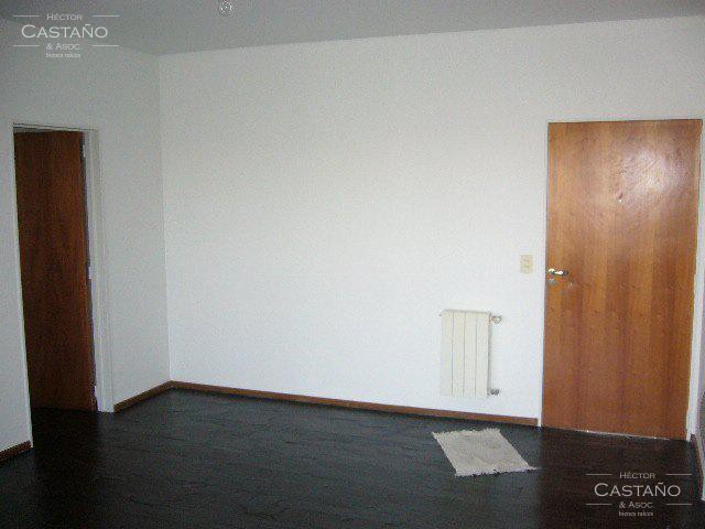 Departamento 2 amb en alquiler en Solares de Olivos con cochera.