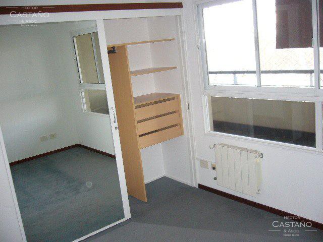 Departamento 2 amb en alquiler en Solares de Olivos con cochera.