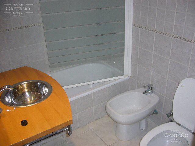 Departamento 2 amb en alquiler en Solares de Olivos con cochera.
