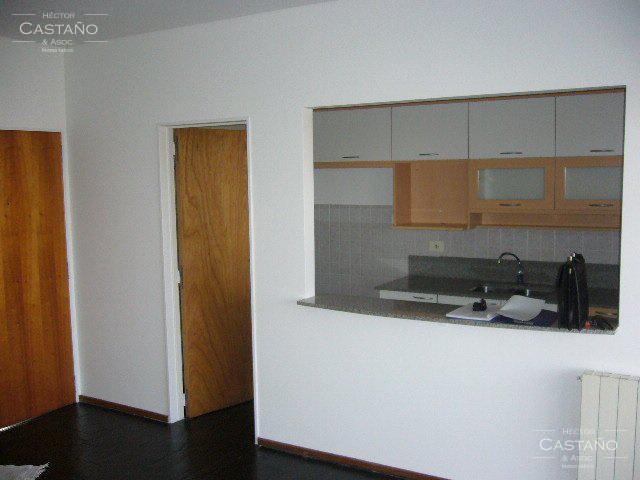 Departamento 2 amb en alquiler en Solares de Olivos con cochera.