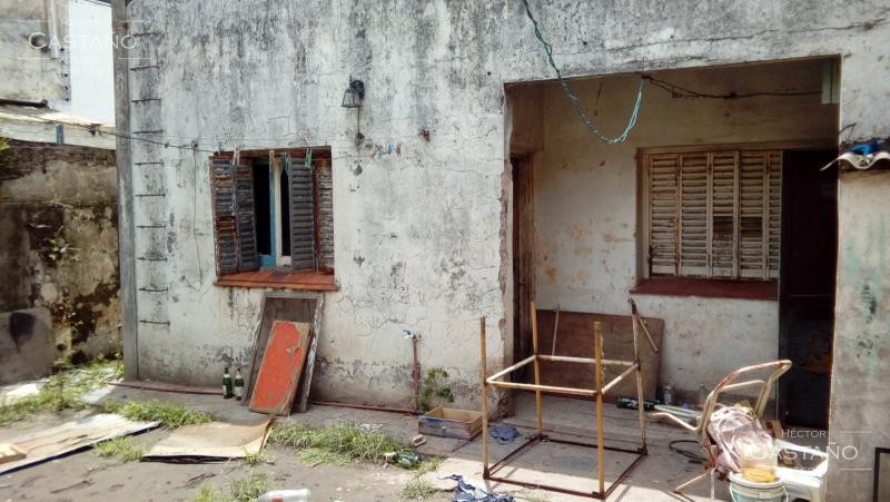 Florida - Casa a reciclar completamente - cerca de maipú. a metros de Hipólito Yrigoyen y Hospital Vicente López