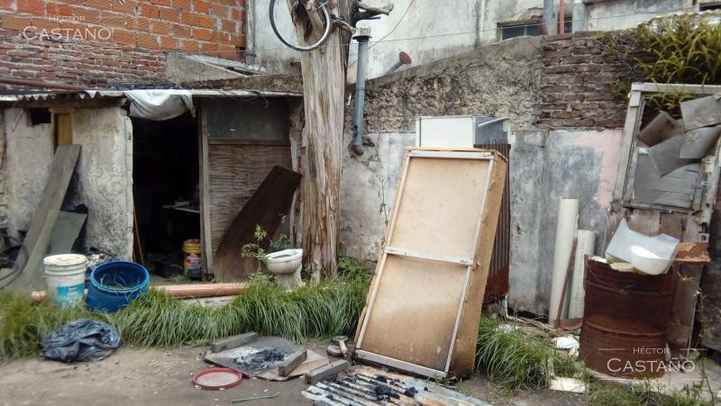 Florida - Casa a reciclar completamente - cerca de maipú. a metros de Hipólito Yrigoyen y Hospital Vicente López
