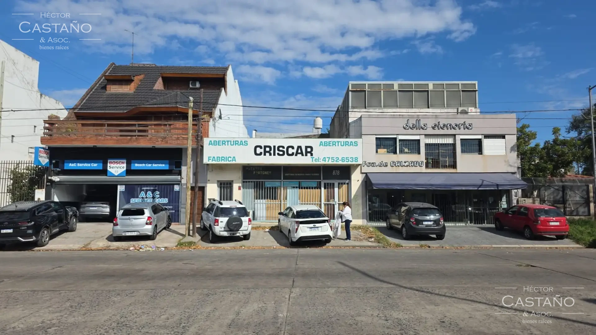 Venta de Importante Local Comercial con Amplio Salón en Villa Lynch
