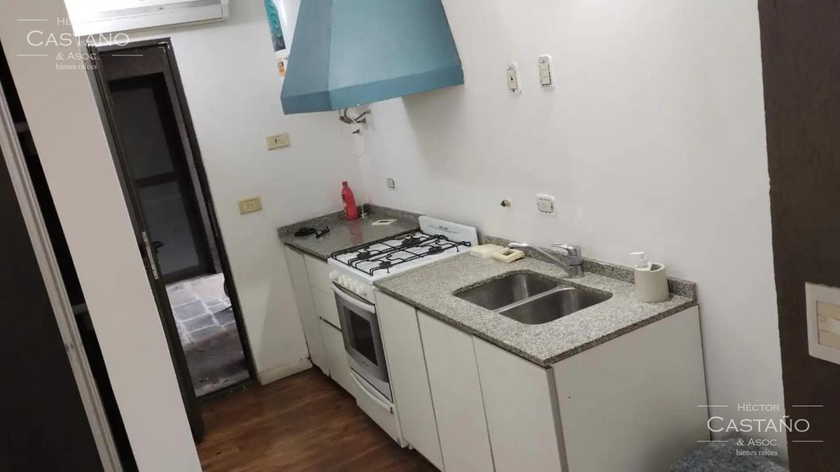 Departamento de un Ambiente en Complejo Hab. Aparts del Pinazo con Coch. Fija Desc. Piscina. Sum