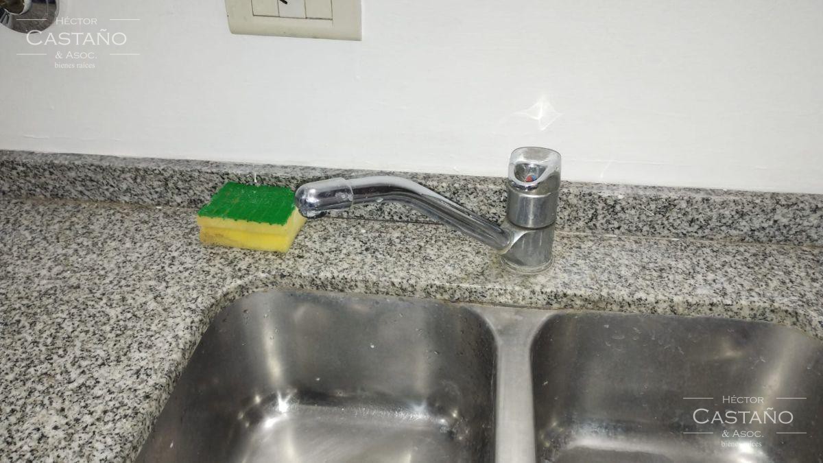 Departamento de un Ambiente en Complejo Hab. Aparts del Pinazo con Coch. Fija Desc. Piscina. Sum