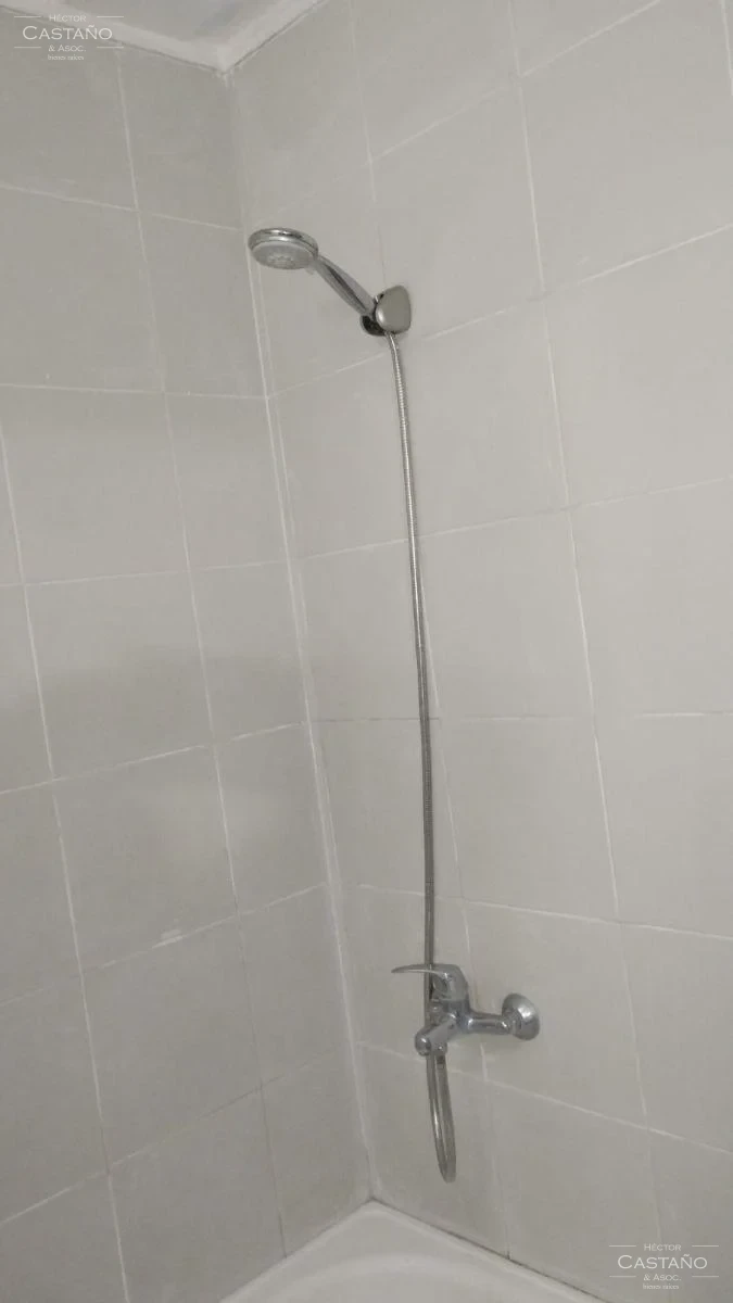 Departamento de un Ambiente en Complejo Hab. Aparts del Pinazo con Coch. Fija Desc. Piscina. Sum