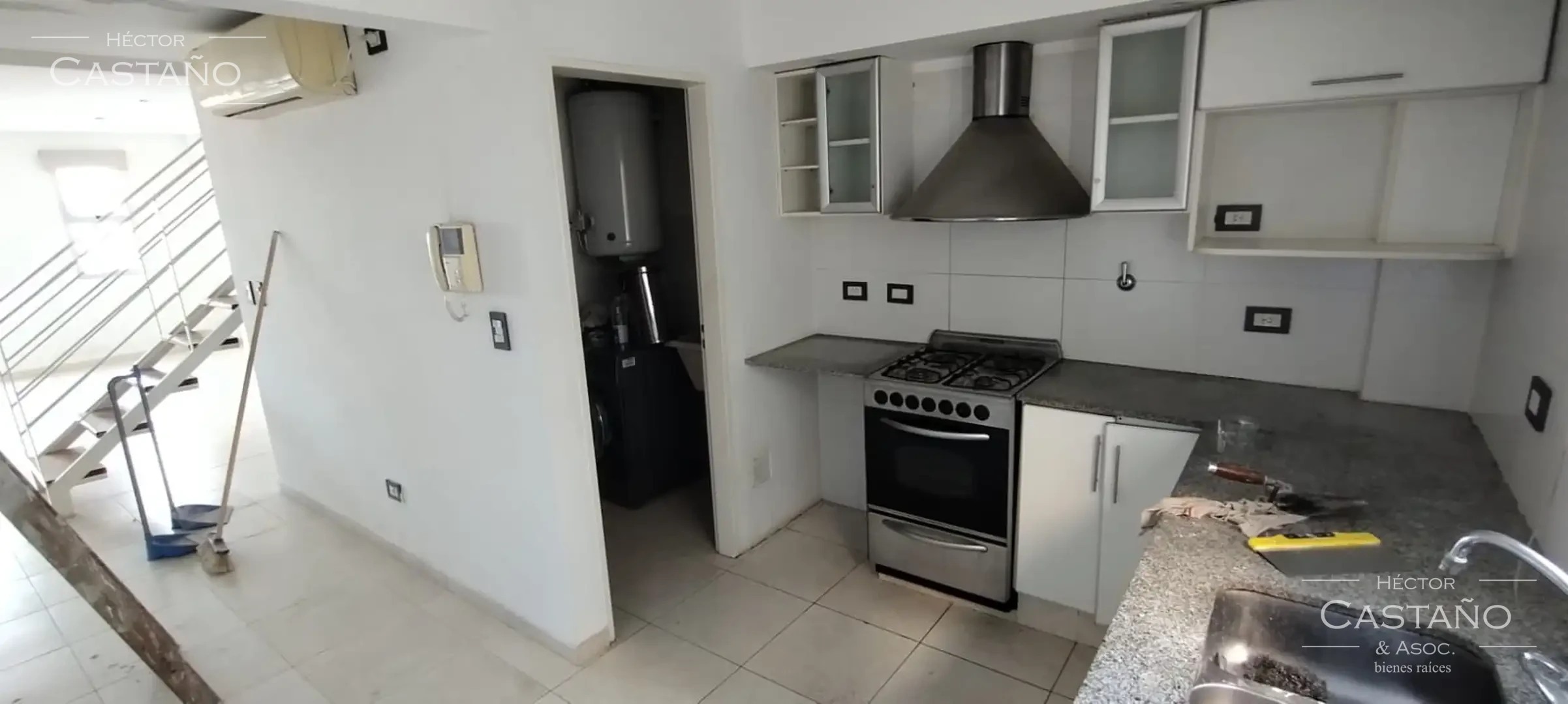 FLORIDA - Muy lindo departamento en 3 niveles - ult piso - 4 amb.Coch Lavadero