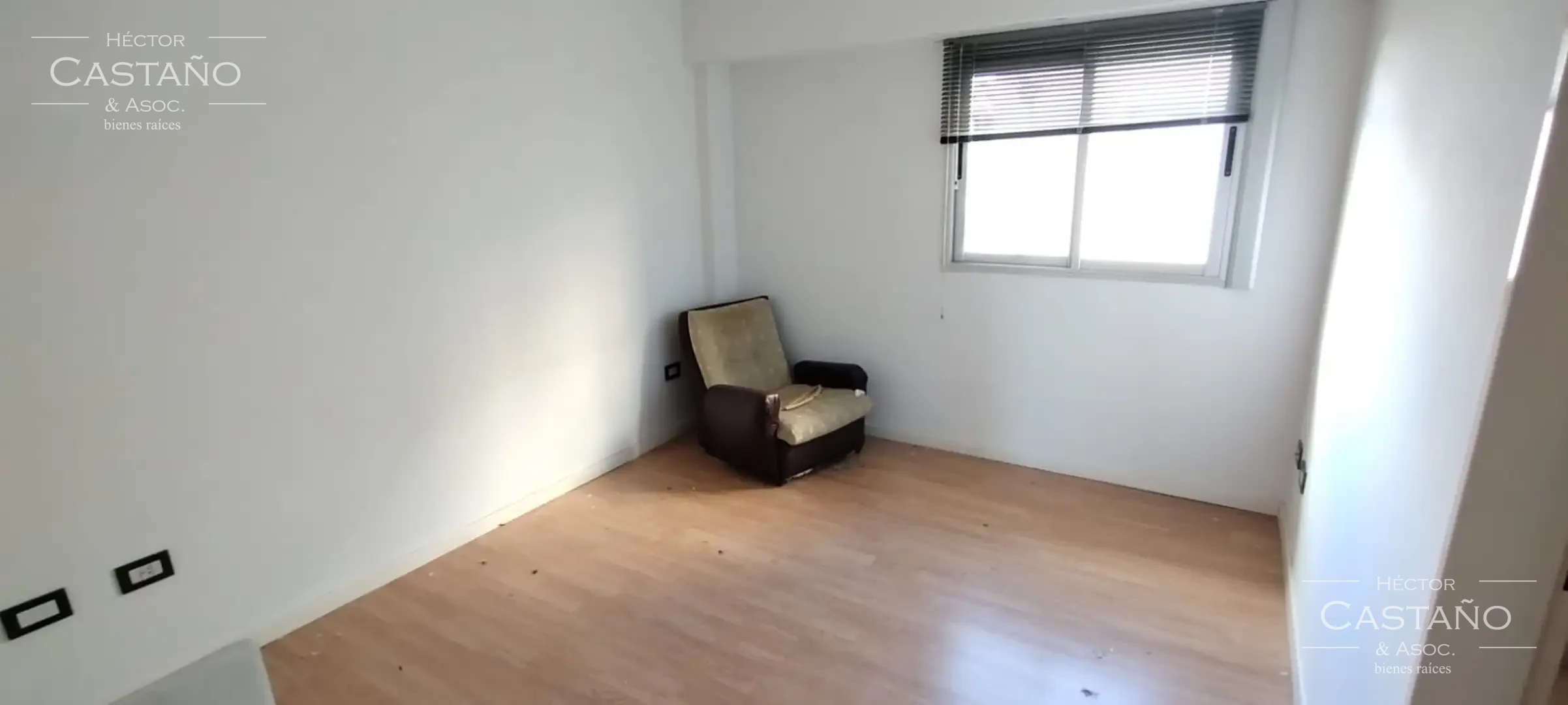 FLORIDA - Muy lindo departamento en 3 niveles - ult piso - 4 amb.Coch Lavadero
