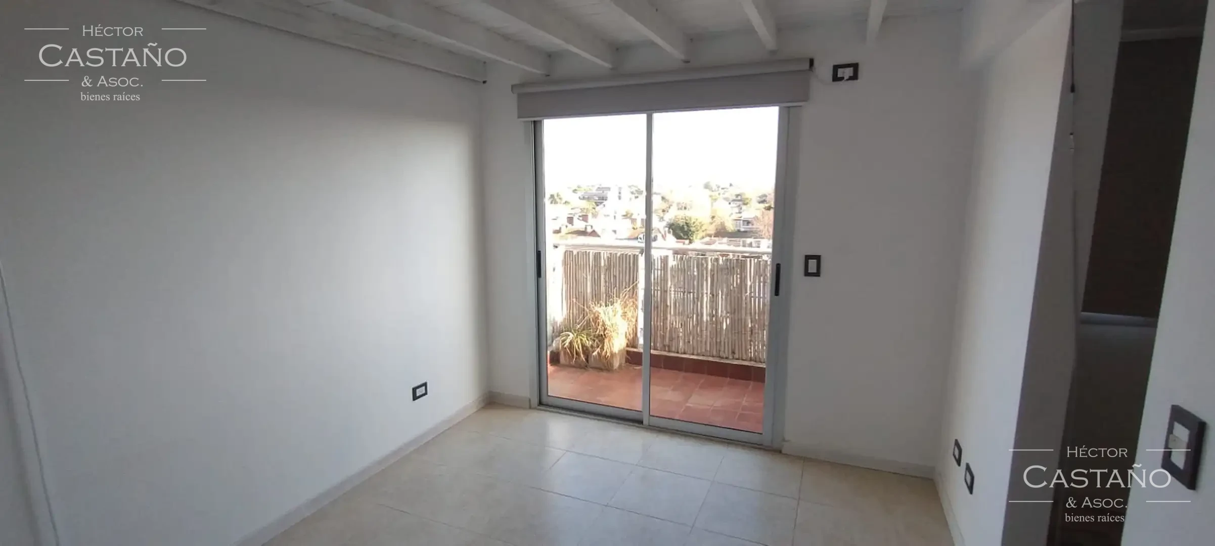 FLORIDA - Muy lindo departamento en 3 niveles - ult piso - 4 amb.Coch Lavadero