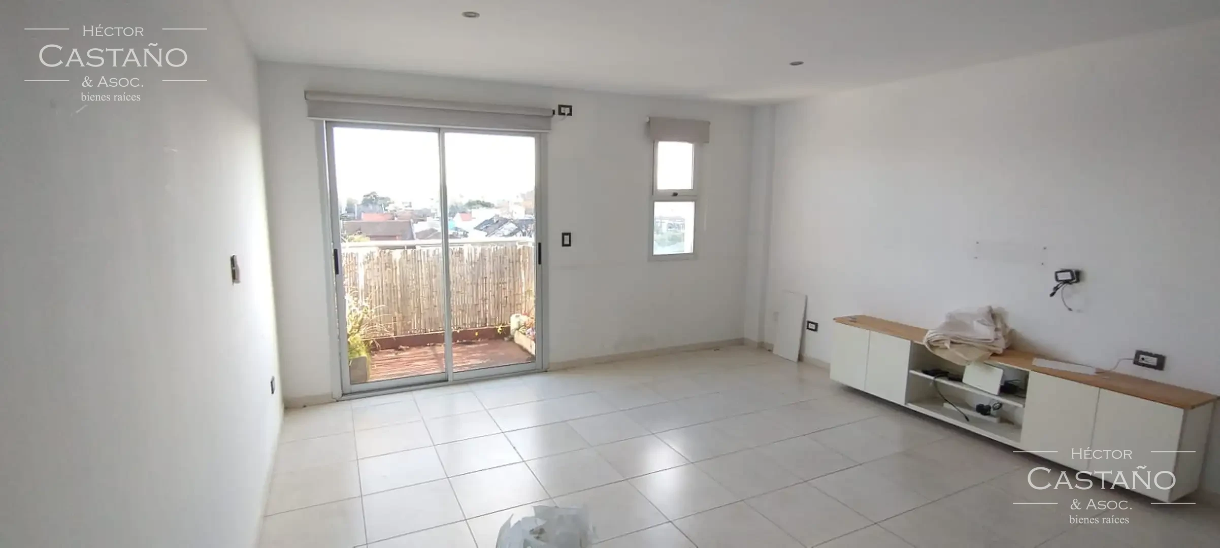 FLORIDA - Muy lindo departamento en 3 niveles - ult piso - 4 amb.Coch Lavadero