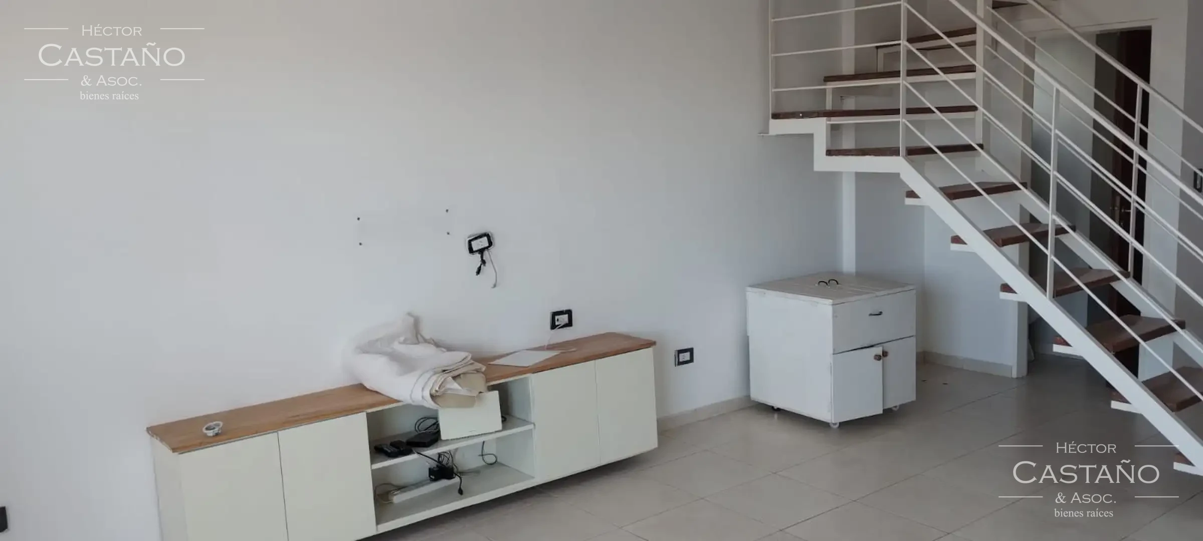FLORIDA - Muy lindo departamento en 3 niveles - ult piso - 4 amb.Coch Lavadero