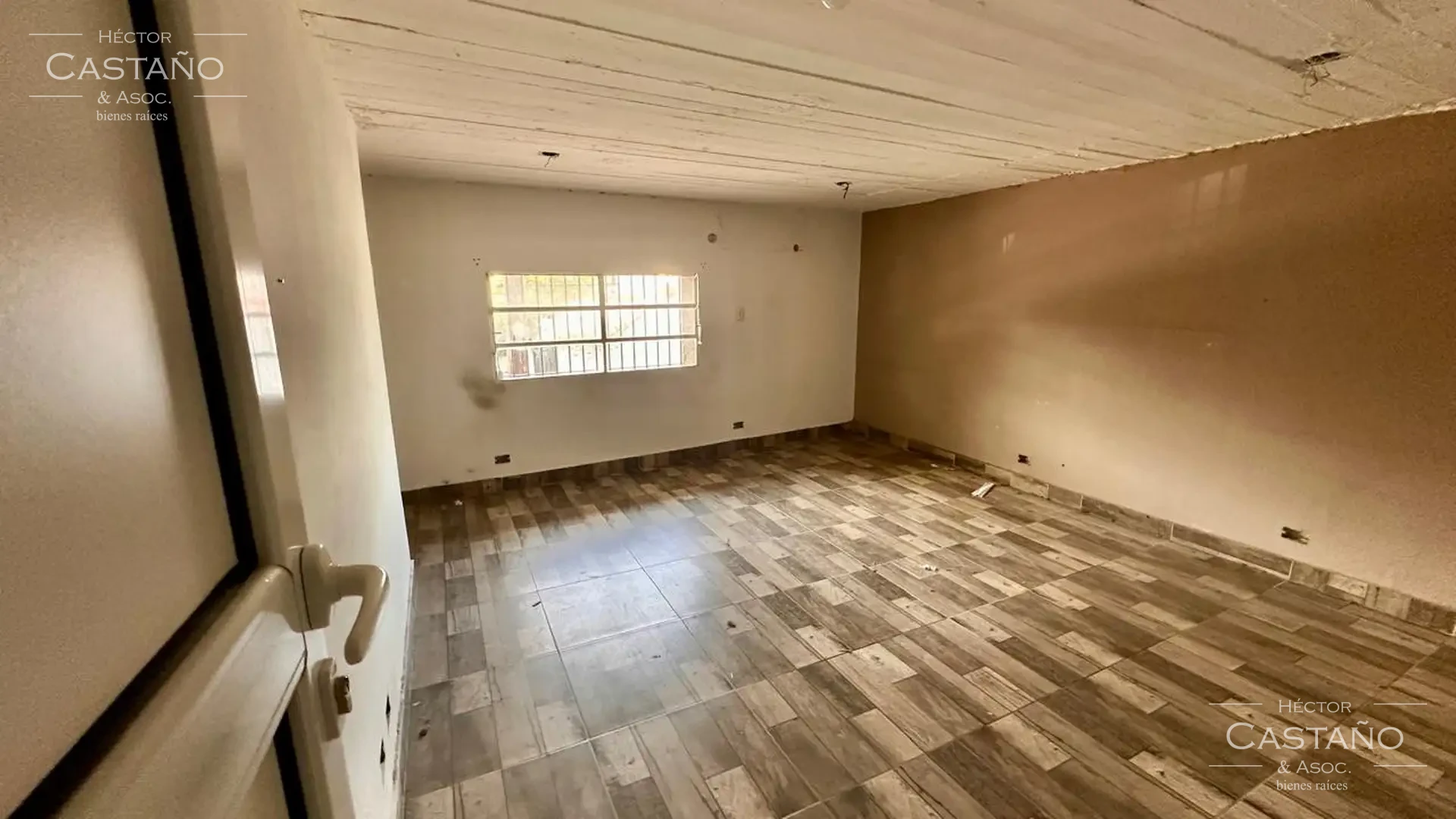 VillaImportante galpón en Villa Adelina - Excelente Ubicación con oficinas y  depósito