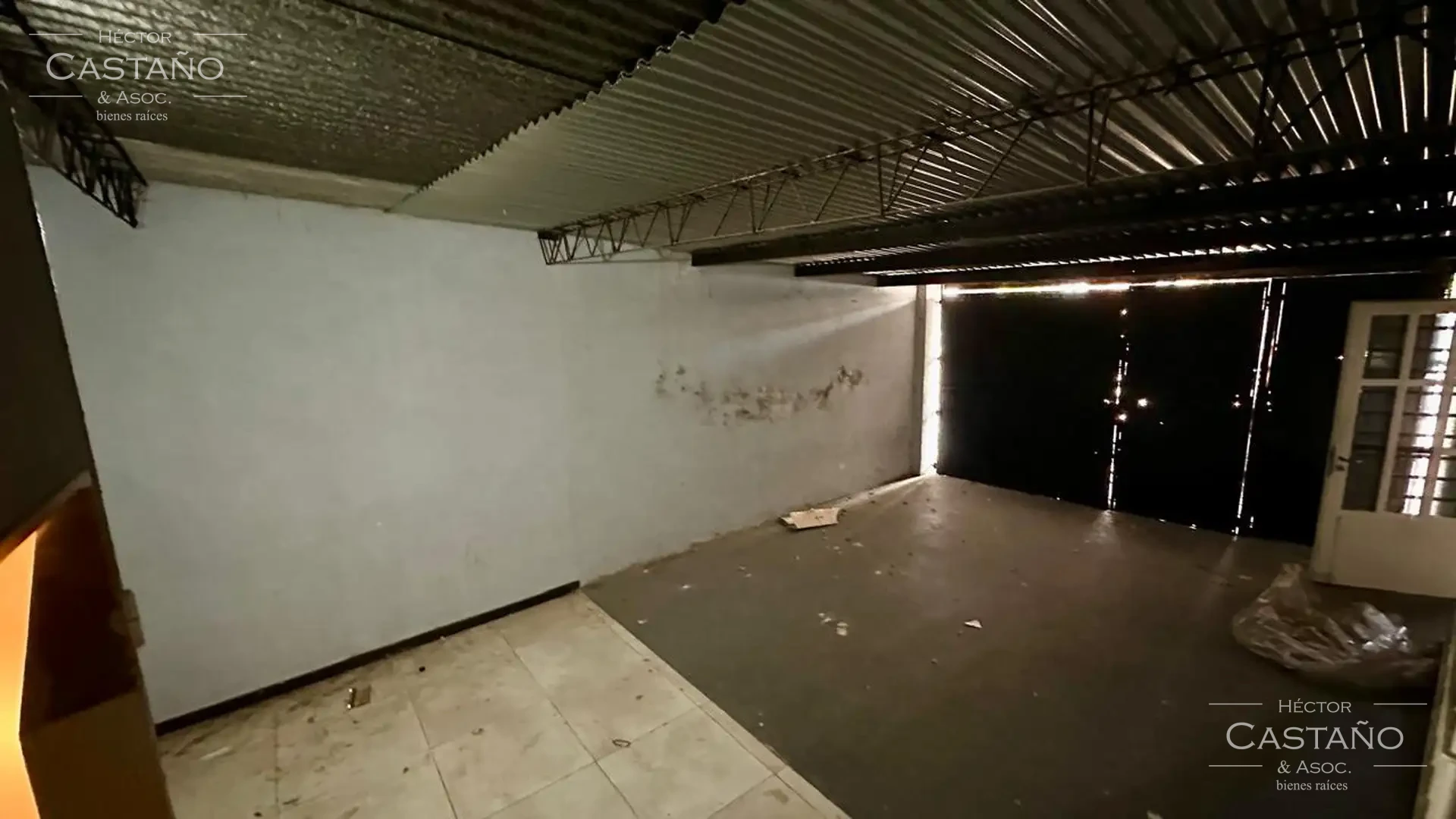 VillaImportante galpón en Villa Adelina - Excelente Ubicación con oficinas y  depósito