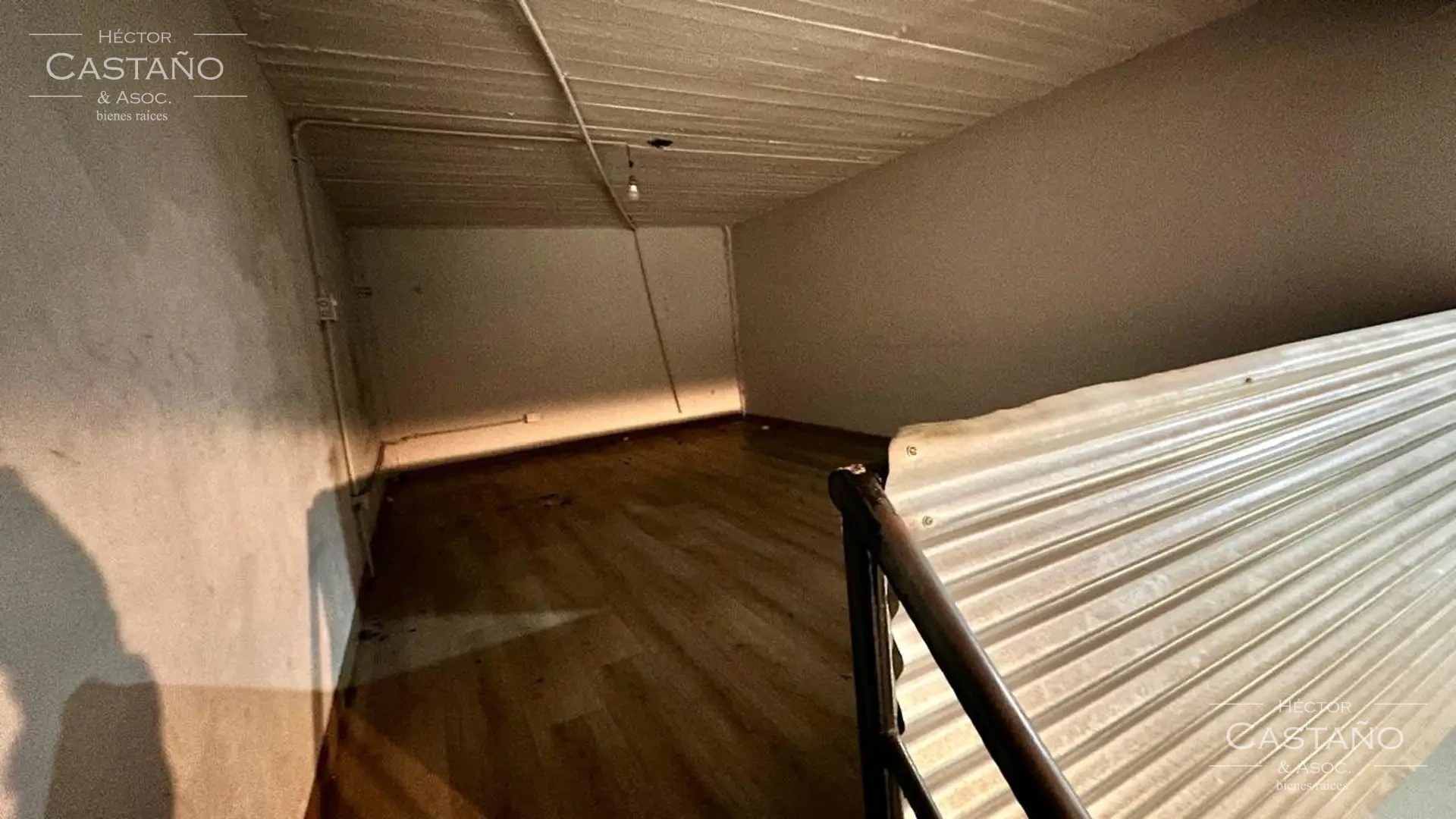 VillaImportante galpón en Villa Adelina - Excelente Ubicación con oficinas y  depósito