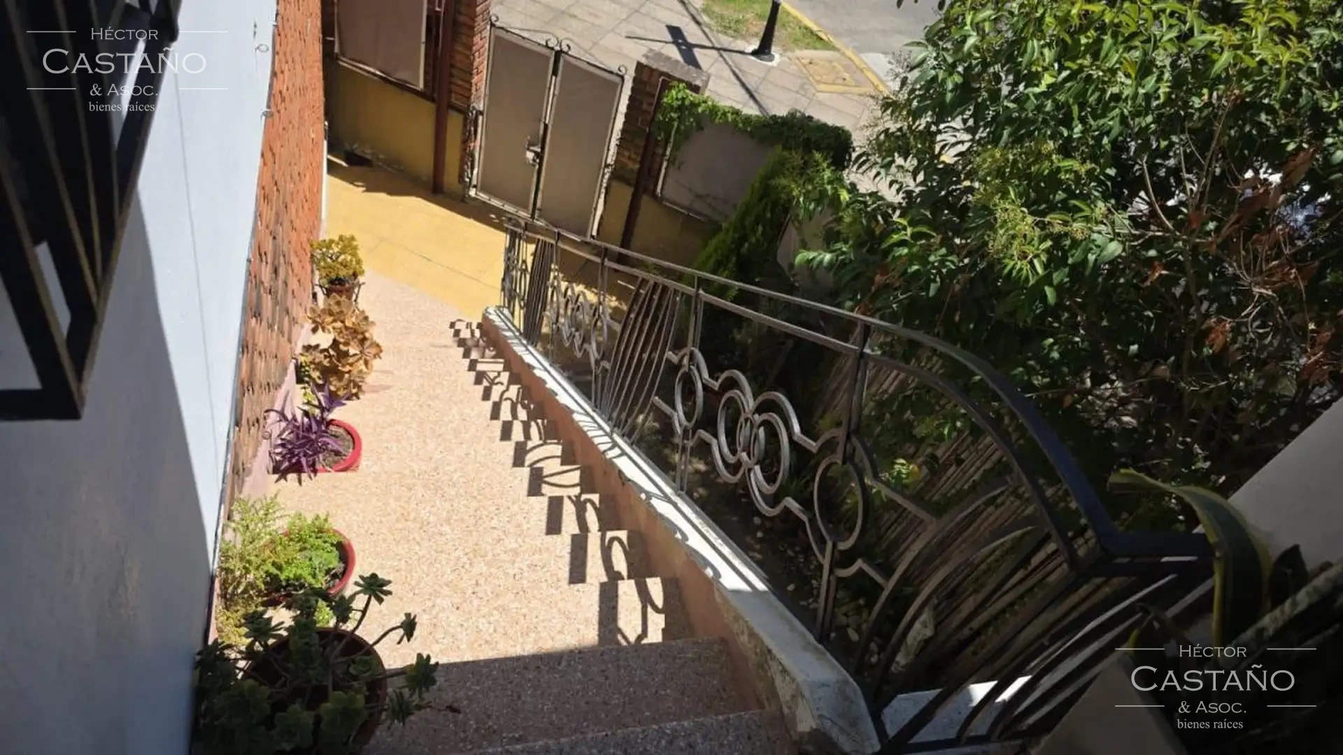 PH de 5 ambientes con local comercial, cochera y parrilla en Tigre Centro