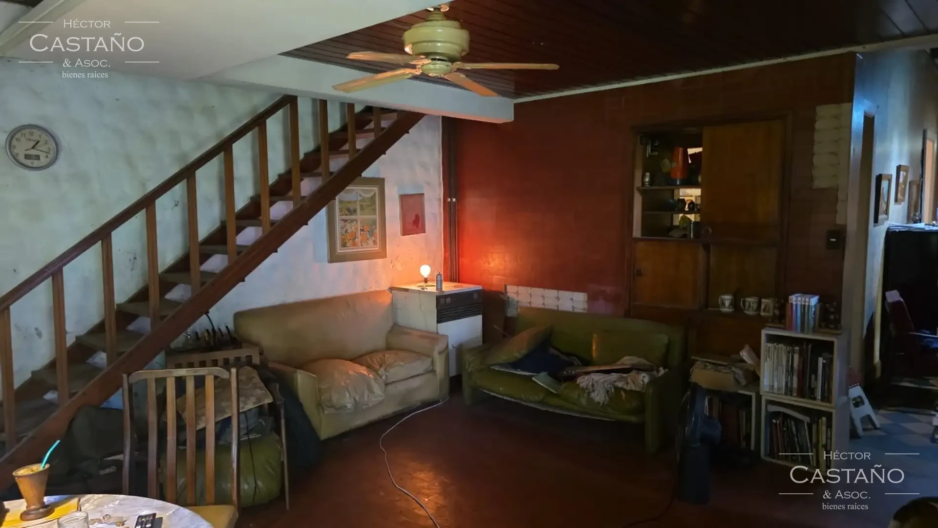 Clásica casa neocolonial con jardín, quincho y cochera en Florida Mitre