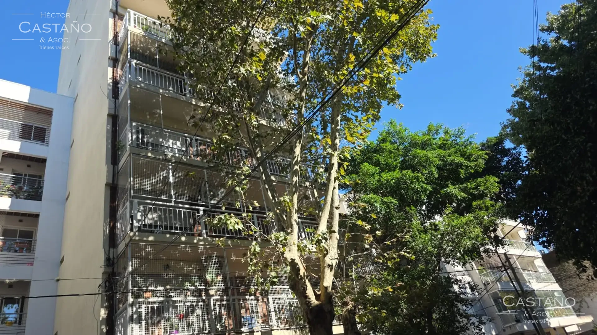 Florida - Excelente ubicación - Departamento en Venta 4 ambientes con dependencia, lavadero y cochera.