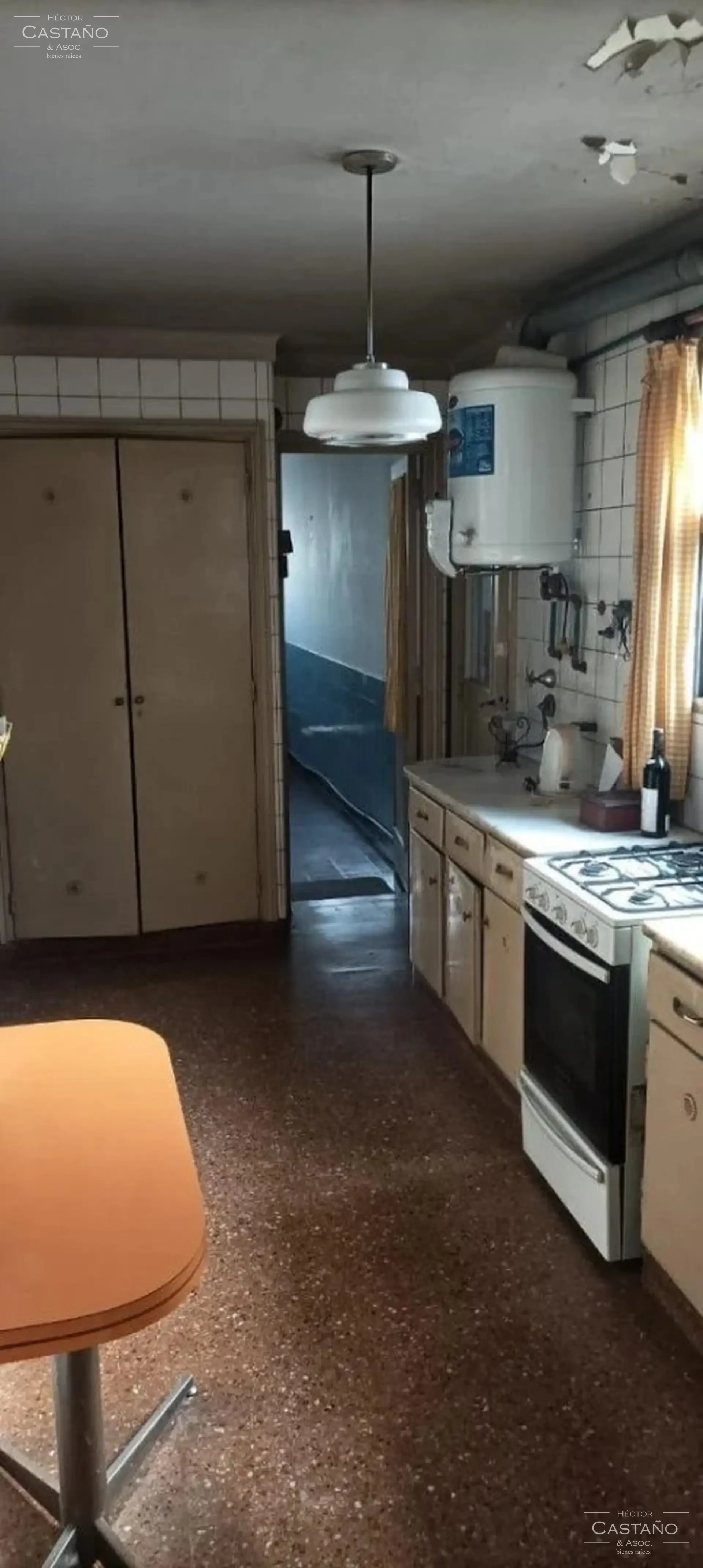 Sólida casa de 6 ambientes en excelente zona de Florida - Garage - 2 baños y 1 toilette
