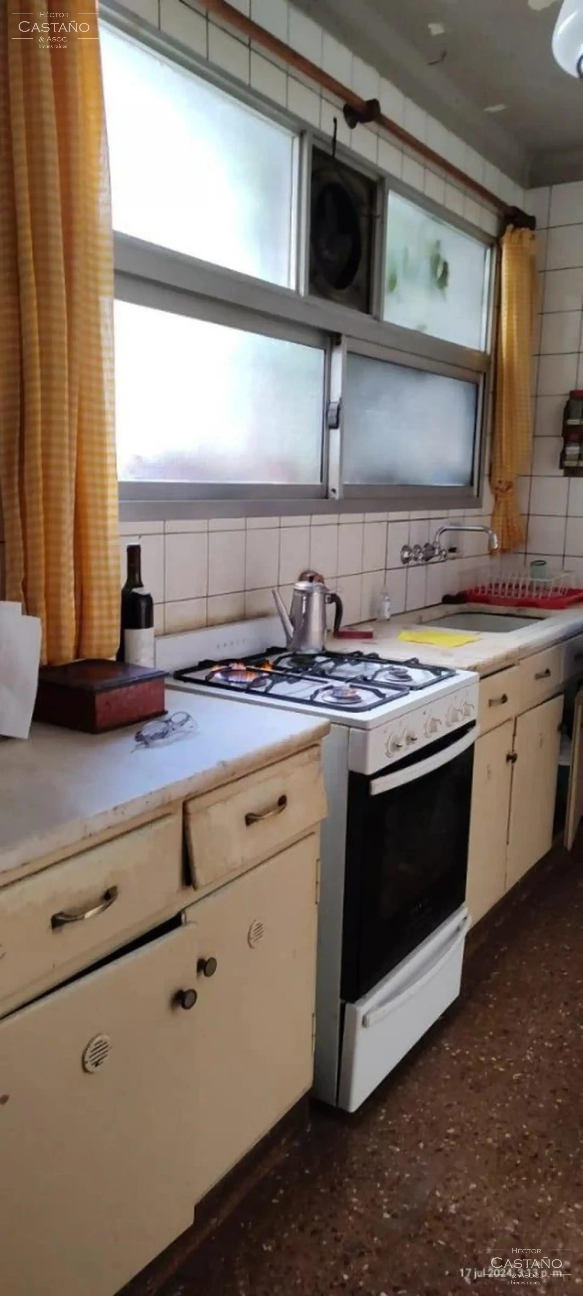 Sólida casa de 6 ambientes en excelente zona de Florida - Garage - 2 baños y 1 toilette