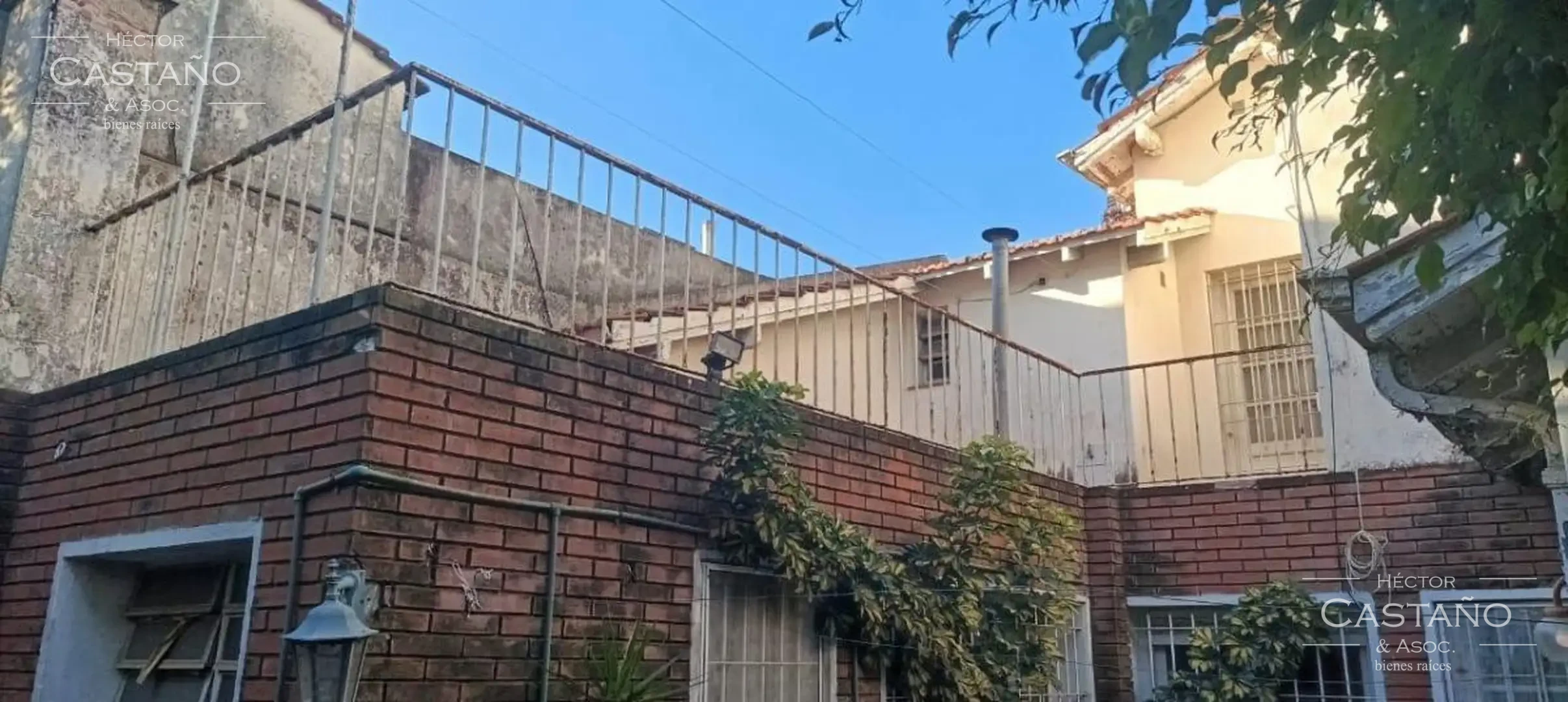 Sólida casa de 6 ambientes en excelente zona de Florida - Garage - 2 baños y 1 toilette