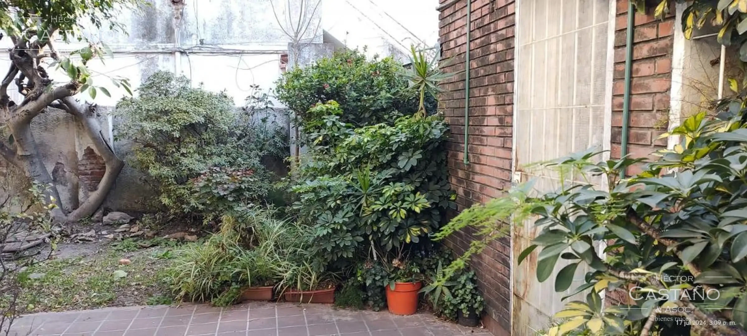 Sólida casa de 6 ambientes en excelente zona de Florida - Garage - 2 baños y 1 toilette