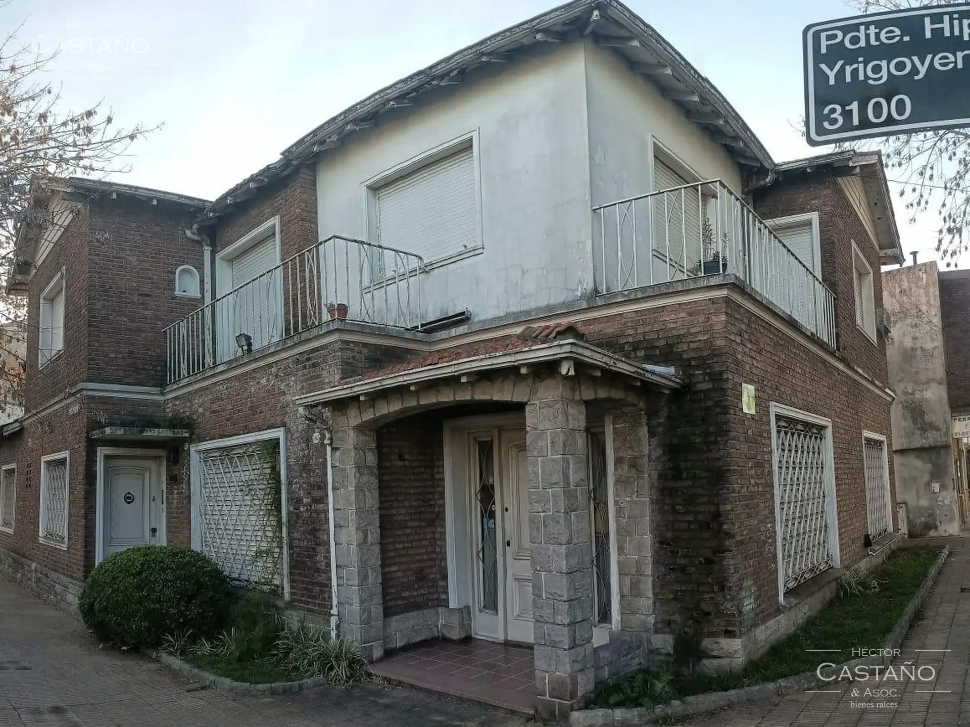Sólida casa de 6 ambientes en excelente zona de Florida - Garage - 2 baños y 1 toilette