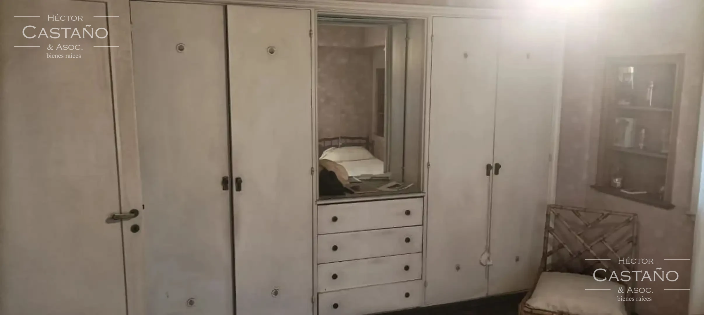 Sólida casa de 6 ambientes en excelente zona de Florida - Garage - 2 baños y 1 toilette