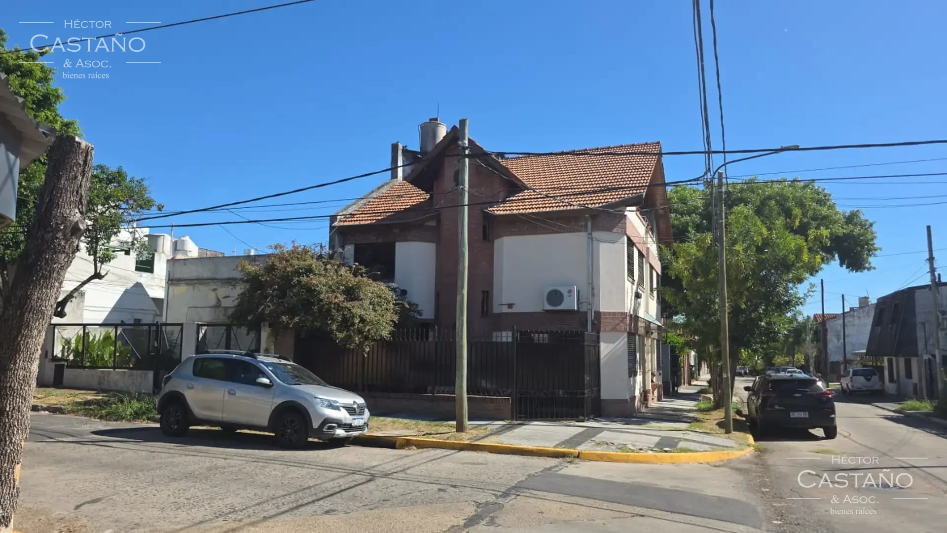Florida Casa tipo duplex en venta en Florida cerca de estación Juan B Justo 4 ambientes mas playroom