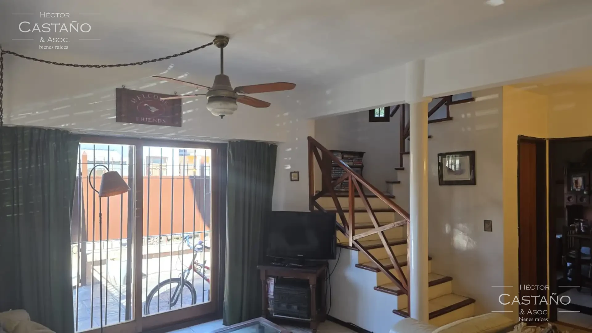 Florida Casa tipo duplex en venta en Florida cerca de estación Juan B Justo 4 ambientes mas playroom