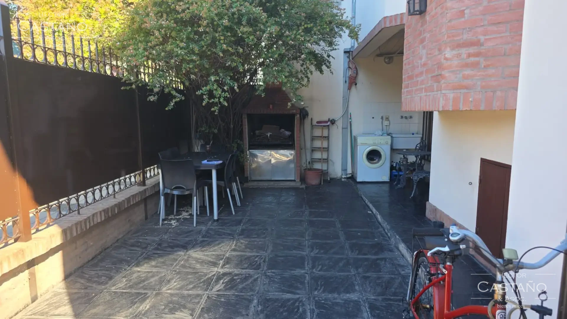 Florida Casa tipo duplex en venta en Florida cerca de estación Juan B Justo 4 ambientes mas playroom