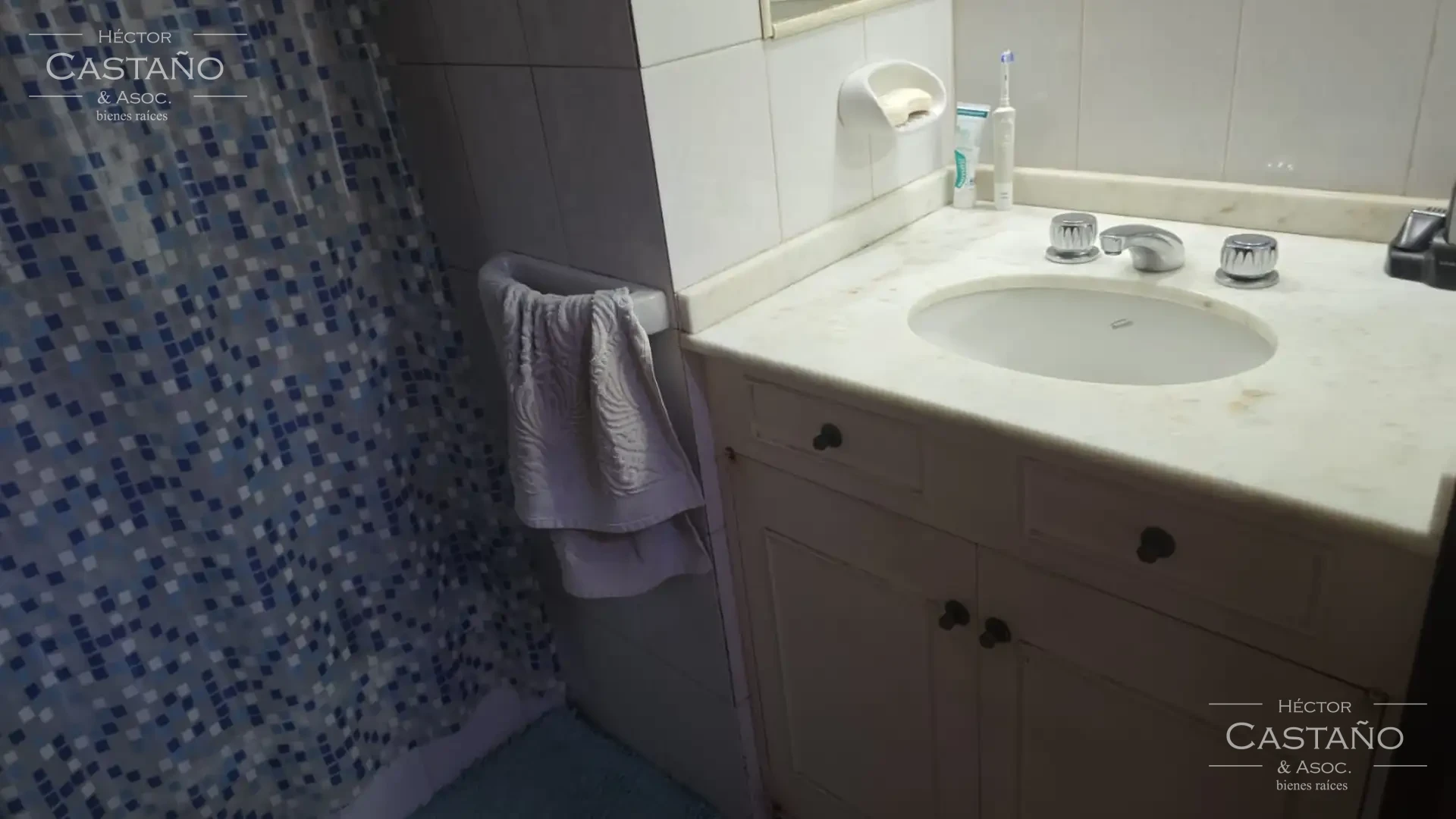 Florida Casa tipo duplex en venta en Florida cerca de estación Juan B Justo 4 ambientes mas playroom