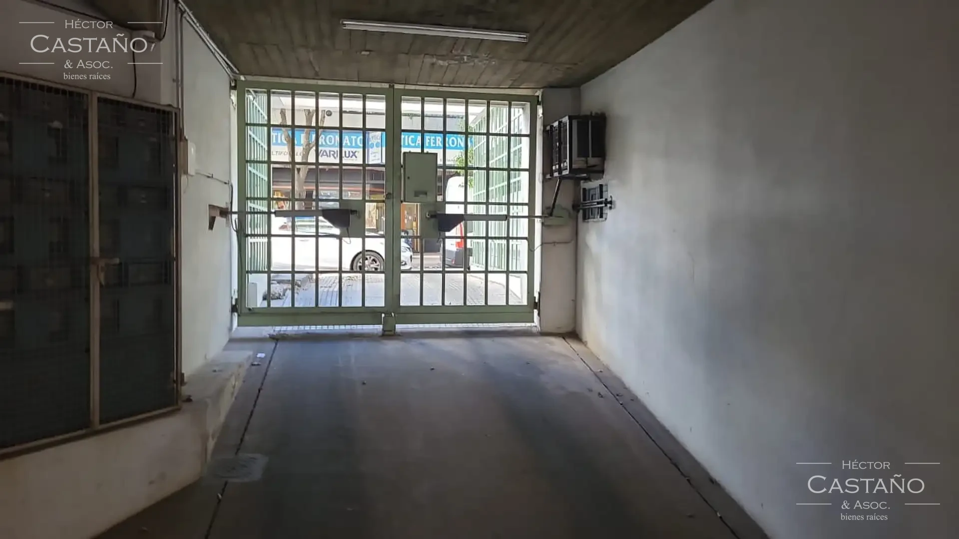 2 ambientes con cochera en zona comercial de Florida muy cerca de Estación Florida Mitre.