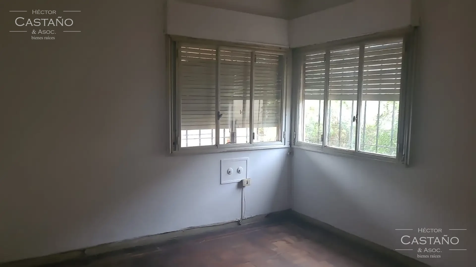 Villa Martelli - APTO para todo tipo de uso.- 3 ambientes - cocina y baño. Garage