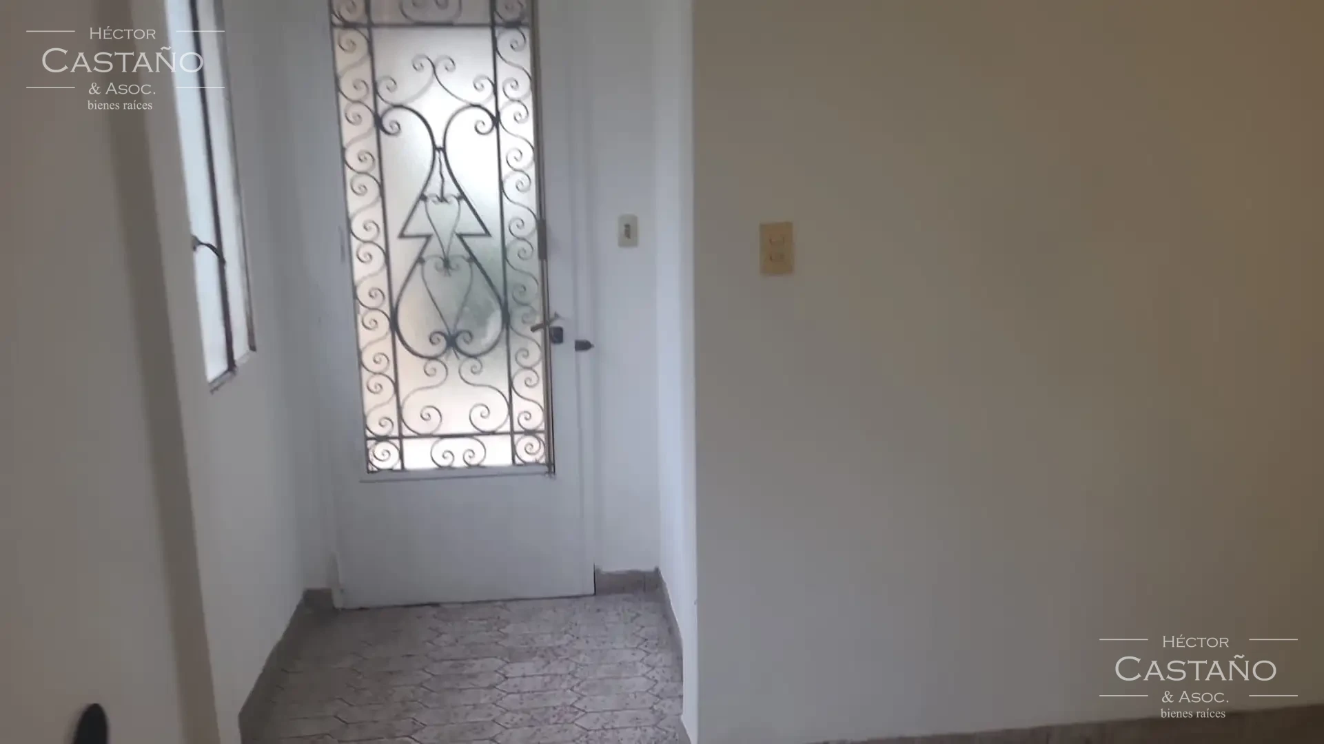 Villa Martelli - APTO para todo tipo de uso.- 3 ambientes - cocina y baño. Garage