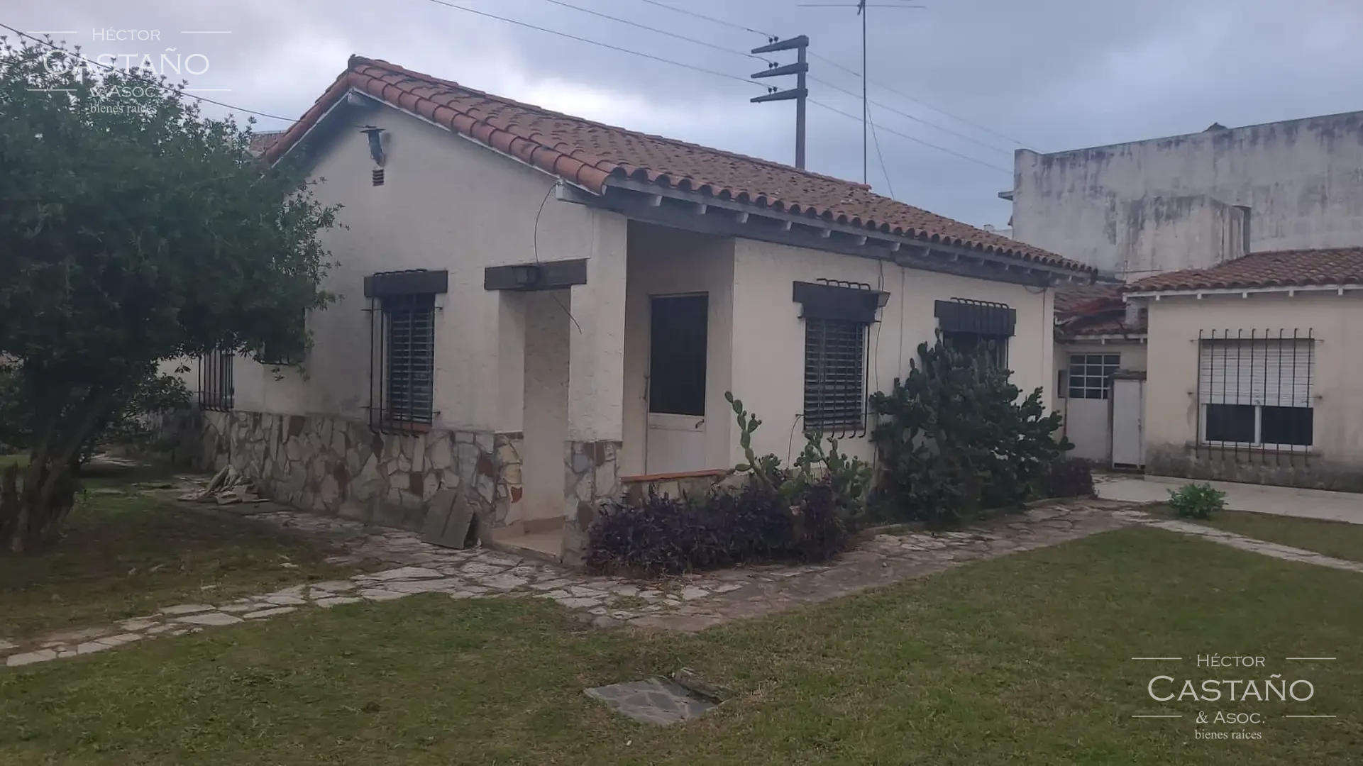 Villa Martelli - APTO para todo tipo de uso.- 3 ambientes - cocina y baño. Garage