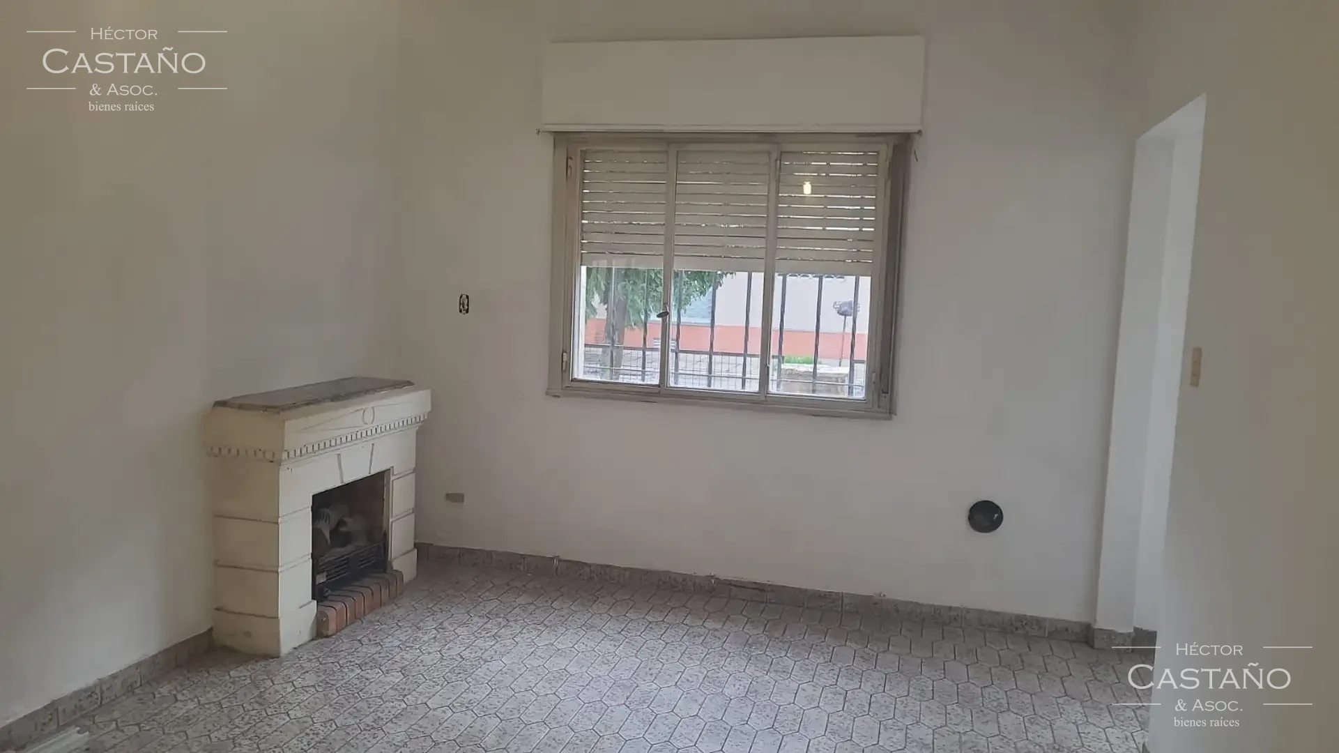Villa Martelli - APTO para todo tipo de uso.- 3 ambientes - cocina y baño. Garage