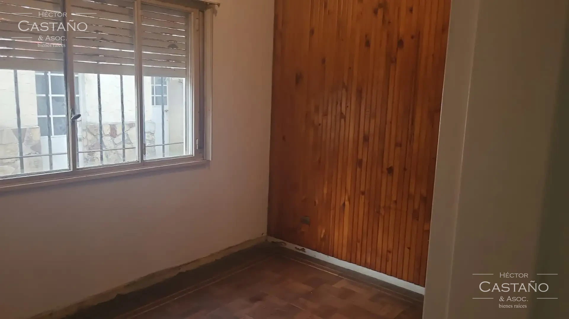 Villa Martelli - APTO para todo tipo de uso.- 3 ambientes - cocina y baño. Garage