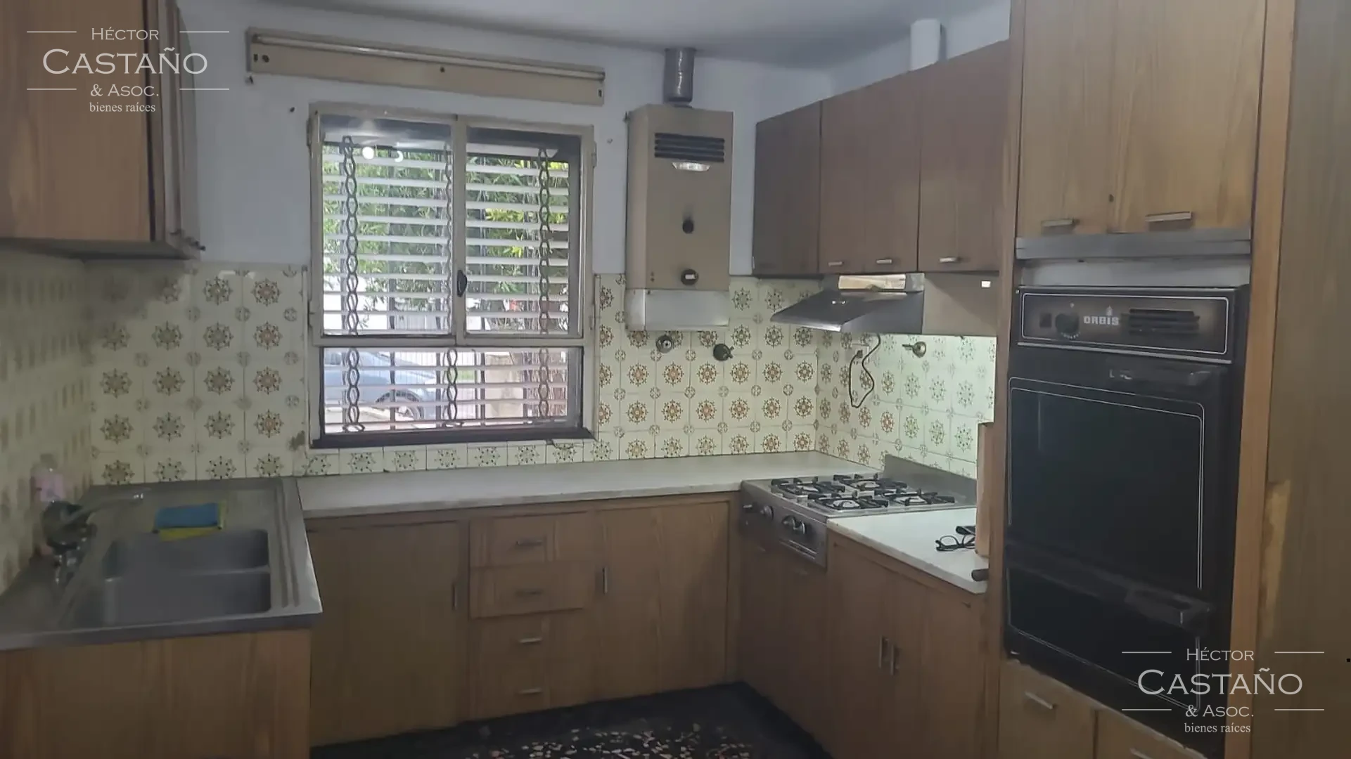 Villa Martelli - APTO para todo tipo de uso.- 3 ambientes - cocina y baño. Garage