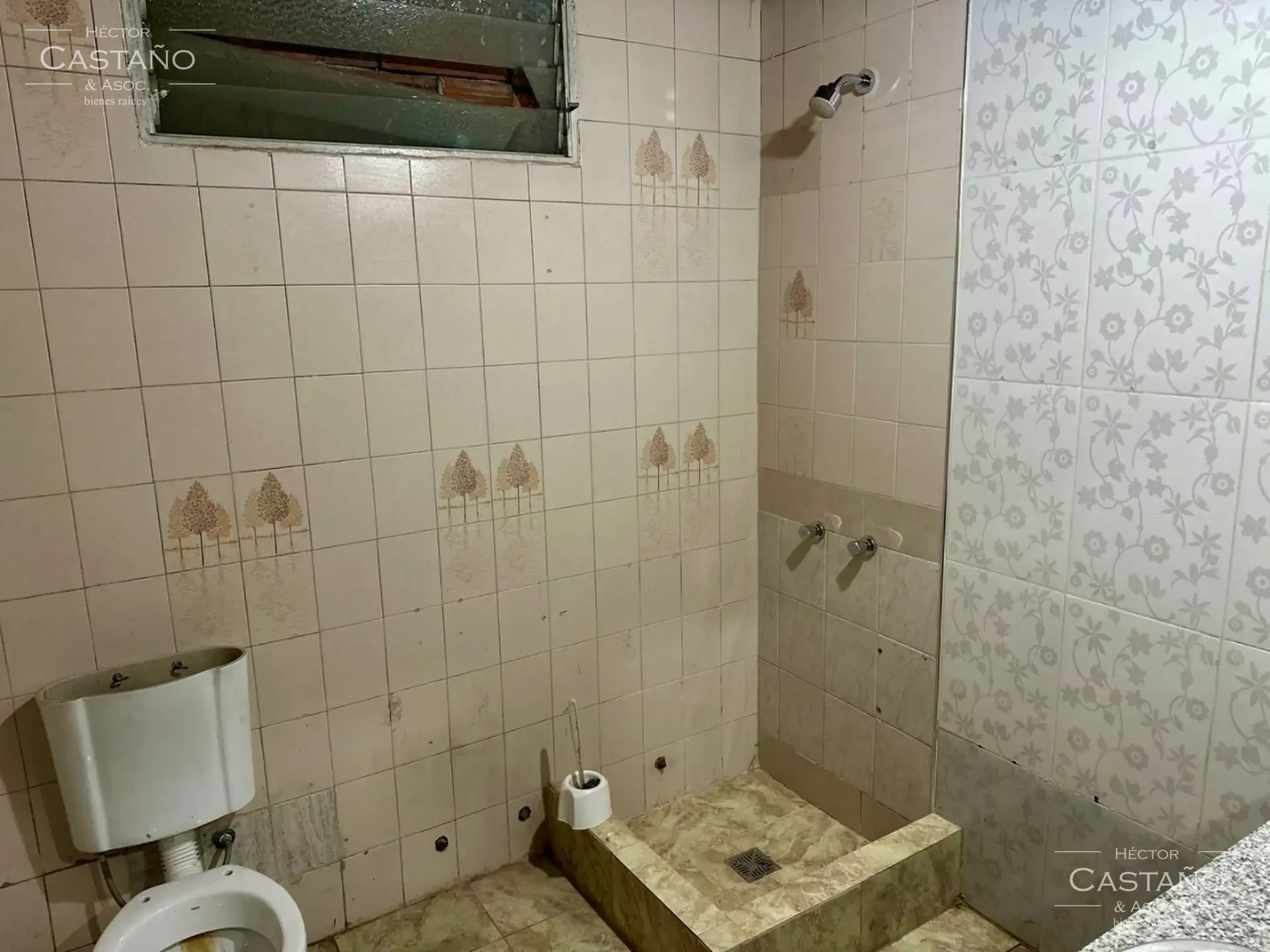 Departamento tipo PH de 1 ambiente todo electrico. Baño con ducha.